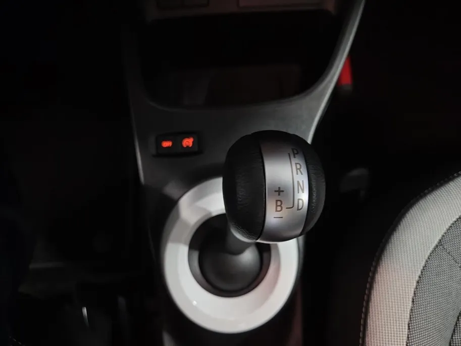 Renault Twingo Z.E. R80 E-Tech Equilibre 22 kWh * Carplay * Cruise Control * 1 Eigenaar * 12 Maanden Bovag Garantie *
