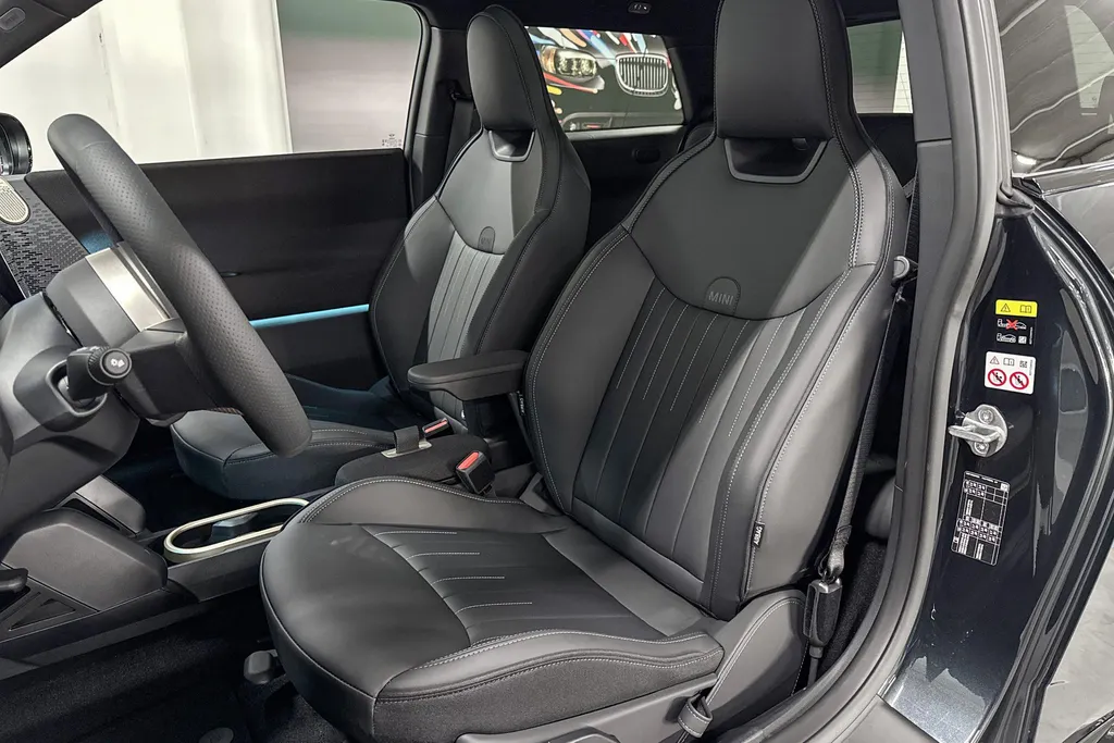 MINI Cooper 3-deurs Electric E John Cooper Works L