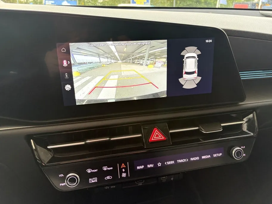 Kia Niro EV Edition Advanced 64.8 kWh | *1E EIGENAAR | FABRIEKSGARANTIE | *LAGE KM-STAND | APPLE CARPLAY/ ANDROID AUTO | STUUR/ STOELVERWARMING | NAVI | CAMERA | ETC…