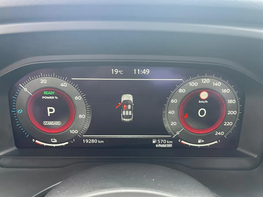Nissan X-Trail Tekna | Navigatie | Schuif-/ Kanteldak | Stoelverwarming voor & achter | 360 camera | Apple Carplay/ Android Auto | Geheugenfunctie voorstoelen | Elektrische Kofferbak |