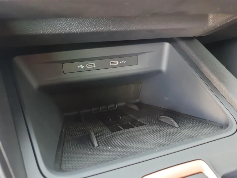 CUPRA Formentor 1.5 TSI e-Hybrid Business | Trekhaak | Panoramaschuifdak | Appel Carplay / Android Auto | Camera | Stoel en stuurverwarming |
