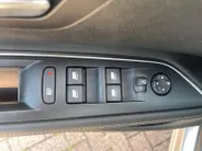 Peugeot 5008 1.2 Hybrid 136 GT *Automaat*Navi+Camera*Climate*Parc Assist*7 Stoelen*RIJK UITGERUST!