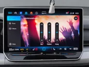 Volkswagen Golf 1.5 eHybrid 204pk DSG Life Edition · Camera · Keyless · Apple/Android Car Play · Stoelverwarming · Apple/Android Car Play · Garantie t/m 17-05-2030 of 100.000km