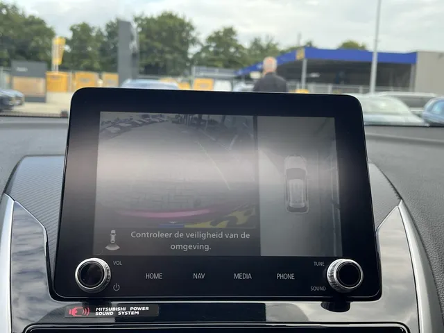 Mitsubishi Eclipse Cross 2.4 PHEV Instyle+ | Panoramadak | Trekhaak | All Seasons