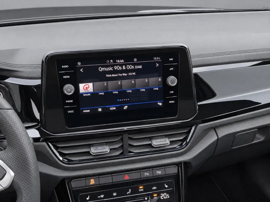 Volkswagen T-Roc 1.5TSI/150PK R-Line Black Style · Panoramadak · Apple/Android Car Play · Navigatie · Camera · Stoelverwarming · Garantie t/m 14-07-2027