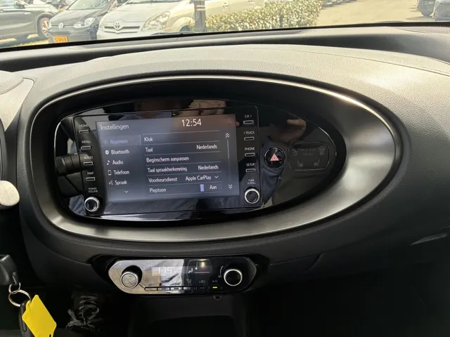 Toyota Aygo X 1.0 VVT-i first Edition | Stoelverwarming | Apple Car-Play