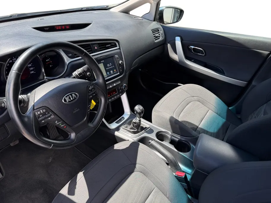 Kia cee'd Sportswagon 1.0 T-GDi Design Edition | Zeer nette auto | Dealer onderhouden | Achteruitrijcamera | Navigatie met Apple CarPlay & Android Auto |