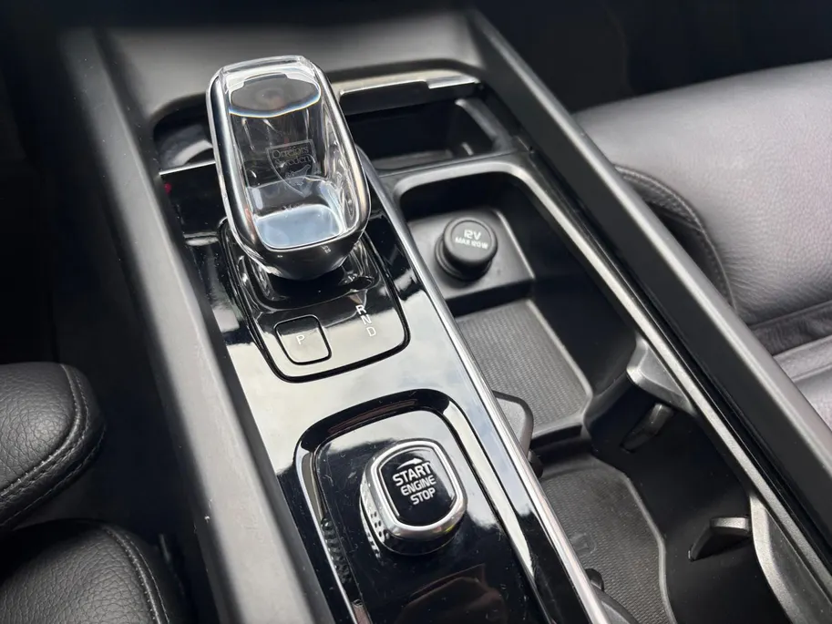 Volvo V60 2.0 B4 Core | Achteruitrijcamera | Elektr. Achterklep | Lederen bekleding | Geheugen stoelen | Dodehoek detectie | 12 maanden garantie! |