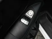 Mercedes-Benz Vito 119 CDI | Trekhaak | Camera | PDC  | 19' LM | Clima | Dodehoekdetectie | Comfortstoelen | LED | Automaat | Zeer nette bus |