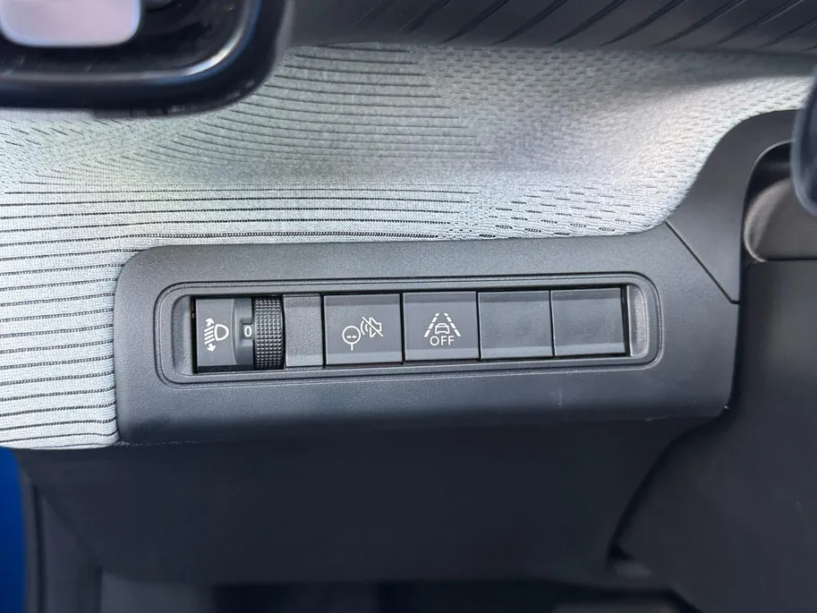 Citroën C3 1.2 Hybrid 110pk Max | Dealer onderhouden | NL auto | Automaat | Cruise control | Trekhaak | Apple carplay & Android auto | Navigatie | Apple carplay & Android auto | Draadloos opladen mobiel | 17' lichtmetalen velgen | Bovag garantie |