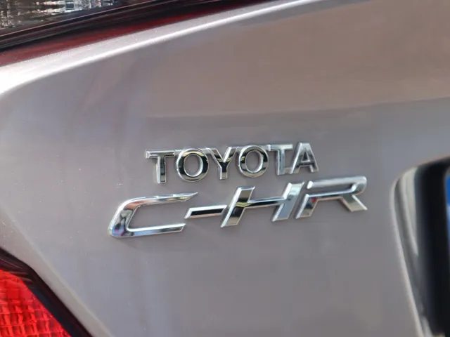 Toyota C-HR 2.0 Hybrid First Edition Trekhaak | Blindspot | Stuur en stoelverwarming