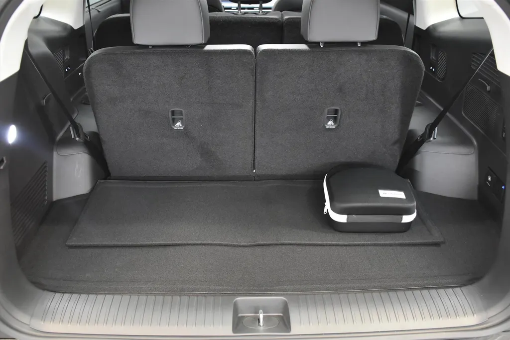 Hyundai IONIQ 9 Connect Plus Blackline 110 kWh AWD 308PK
