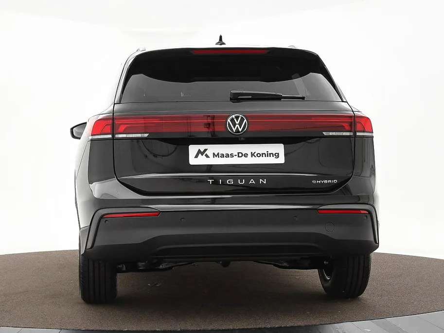Volkswagen Tiguan Limited Edition 1.5 eHybrid 204 PK 6 versn. DSG · Design Pakket Dark · Trekhaak inklapbaar, met elektrische ontgrendeling, incl. aanhangermanoeuvreerhulp Trailer Assist · Voorraad OUTLET · Prijs is inclusief inruilpremie ·