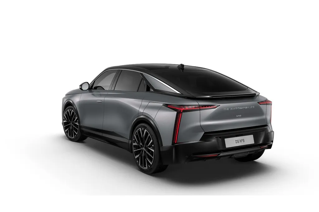 DS N°8 Pallas Black Edition