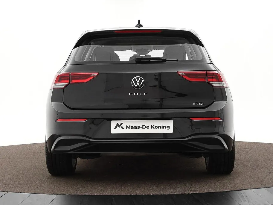 Volkswagen Golf 1.0 eTSI 110pk DSG Life Business · Camera · Keyless · Dodehoeksensor · Apple/Android Car Play · Clima · Navigatie · Garantie t/m 12-10-2026 of 60.000km