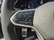 Volkswagen Golf 1.5 eTSI R-Line Business | Cruise Control | Climate Control | Digitaal Dashboard | Navigatie | Sportstoelen | Stoelverwarming | Stuurverwarming |