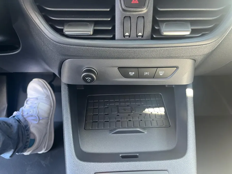 Ford E-Transit Courier Limited 46 kWh Let op! te bestellen voertuig! | Nu met 0,99% rente actie op financial lease | Driver Assist Pack | Camera | Navigatie | Trekhaak