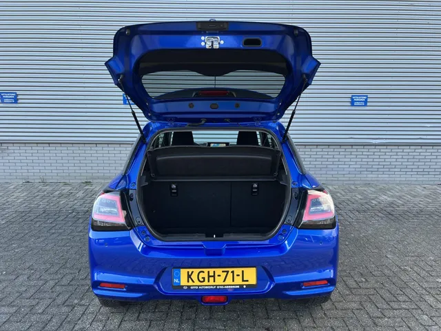 Suzuki Swift 1.2 Select Smart Hybrid | Lage Kilometerstand | All Season Banden | Apple Carplay & Android Auto | 16" LM Velgen | Airco | Cruise Control