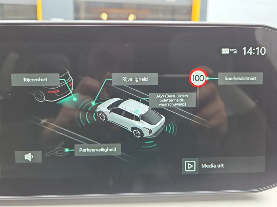 Kia EV4 GT-PlusLine 81.4 kWh Meest luxe uitvoering | 204 PK | Metallic lak | Fabrieksgarantie t/m 6-9-2032 + 3x 1 jaar*| NAP