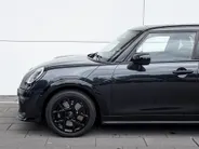 MINI Cooper 5-deurs 1.5 Cooper C John Cooper Works XL