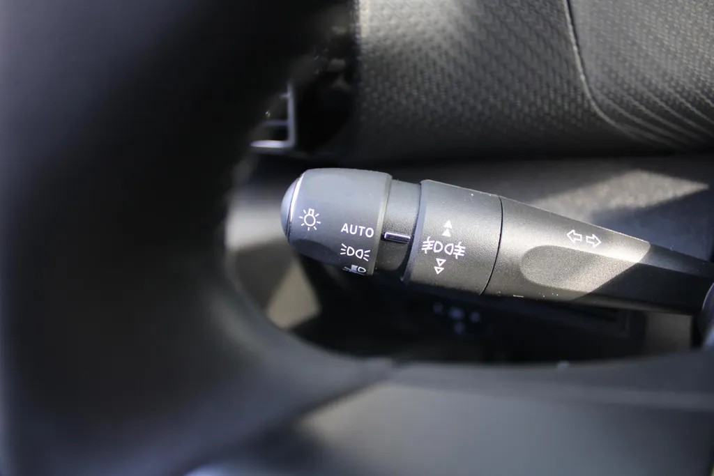 Citroën ë-C4 Shine 50 kWh | Airco | Cruise | Navi | Keyless | Trekhaak | LM Velgen | Heads Up Display | Stoelverwarming |