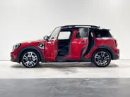 MINI Countryman Cooper SE ALL4 John Cooper Works Essence Pack
