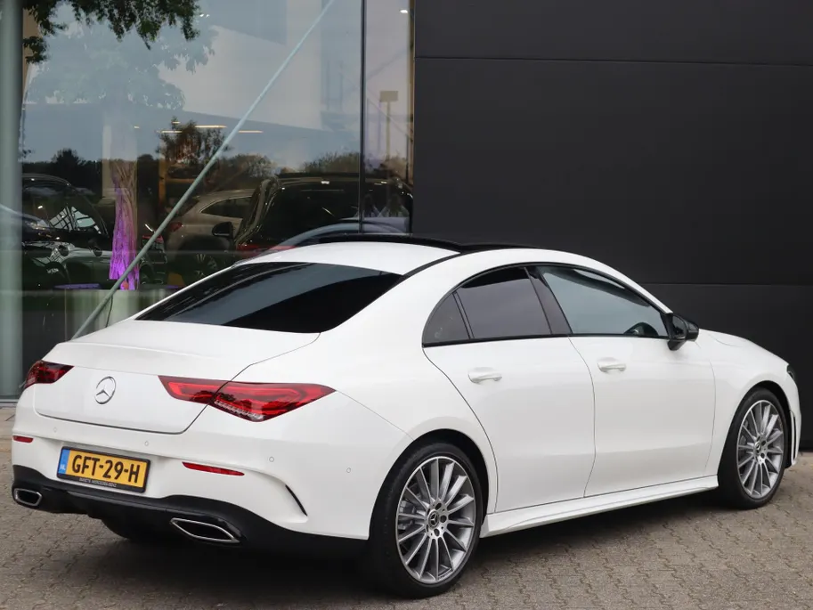 Mercedes-Benz CLA 200 AMG Line l Panoramadak l Stoelverwarming l Carplay