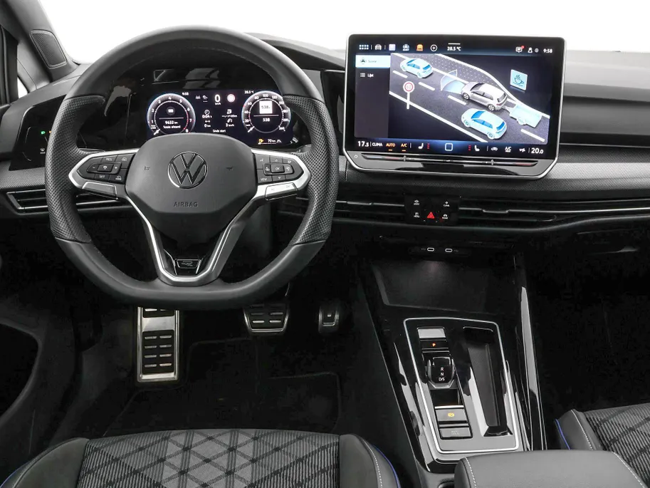 Volkswagen Golf 1.5 eTSI 150pk DSG R-Line · Apple/Android Car Play · Trekhaak ·  Camera + Parkeersensoren · Stoelverwarming · Garantie t/m 24-09-2030 of 100000km.