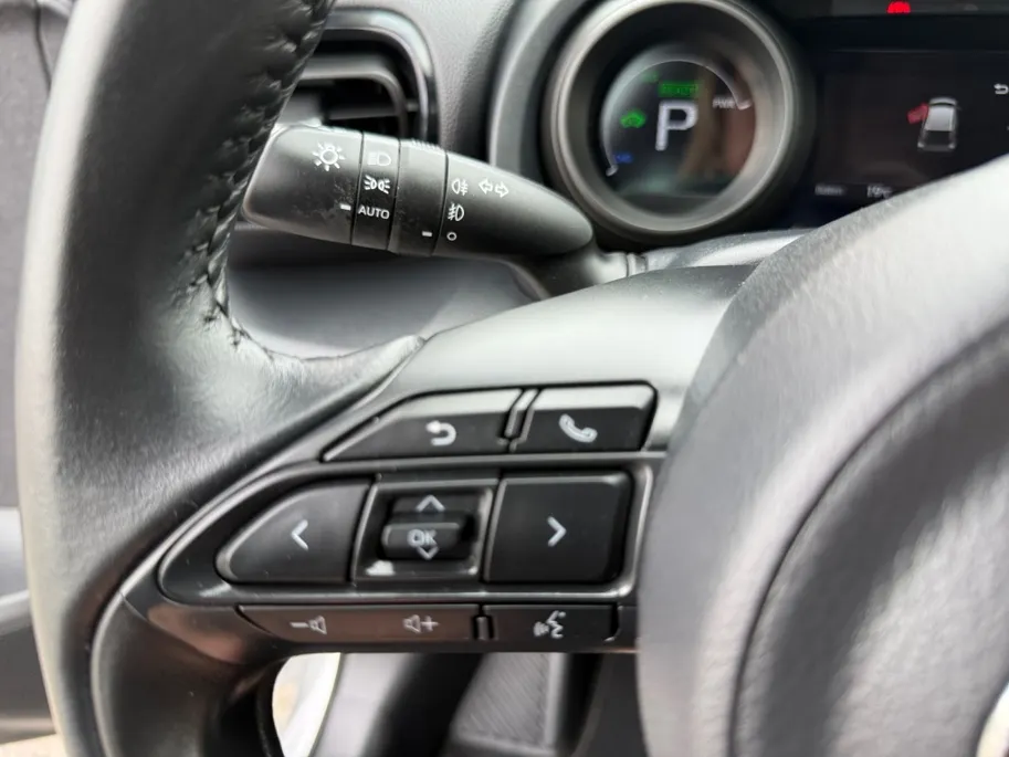 Toyota Yaris Hybrid Team D Apple/Android | Camera | Cruise control