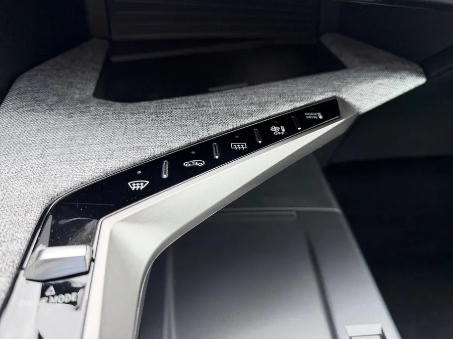 Peugeot 3008 1.2 Hybrid 136 Allure 360 Camera | ACC | Climate control | PDC |