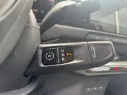Kia EV2 Plus 61 kWh 3.000,- Inruilkorting | Privacy Glass | 18' lichtmetalen velgen | Warmtewerend glas rondom | Draadloze oplader voor smartphone