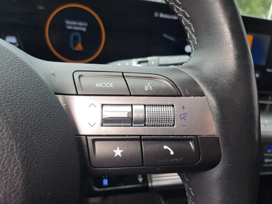Hyundai Kona 1.6 GDI HEV Comfort Smart AUTOMAAT | Trekhaak | Stoel/Stuur verwarming | Camera | Navigatie | Adaptieve Cruise | Apple Carplay/Android Auto | Hybride