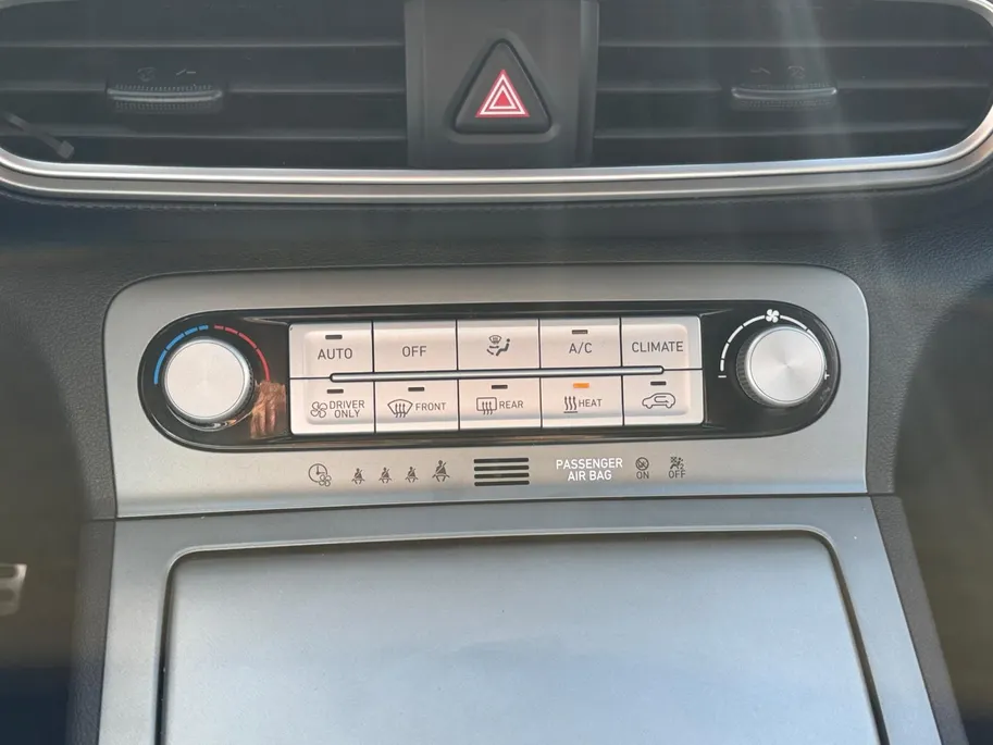 Hyundai Kona EV Fashion 64 kWh 204PK | Warmtepomp | SOH 100 % | Navigatie | Apple Carplay & Android Auto | Adaptive cruise control | Climate control | Head-up display | Parkeersensoren achter | Trekhaak |