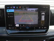 Volkswagen Tiguan 1.5 eHybrid R-Line Edition | Elek. trekhaak | Schuifdak | Stuur-/stoelverwarming + massage | Camera | 20' LM | HUD | LED | Dodehoek detectie | Nieuwstaat | BTW auto |