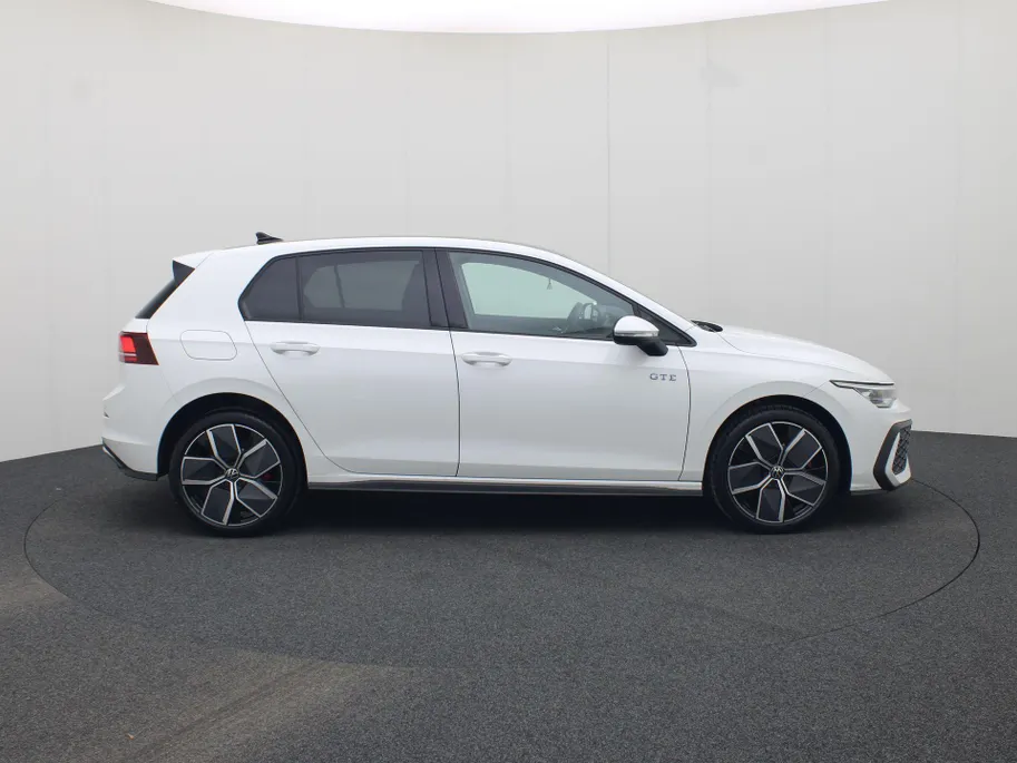 Volkswagen Golf GTE 1.5eHybrid 272PK GTE · Navigatie · Apple/Android Car Play · Camera + Parkeersensoren · Garantie t/m 18-03-2030 of 100000km
