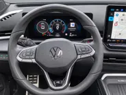 Volkswagen T-Roc 1.5eTSI/150PK R-Line Black Style · Panoramadak · Leder · 360°Camera · Trekhaak · Garantie t/m 18-01-2031 of 150.000km