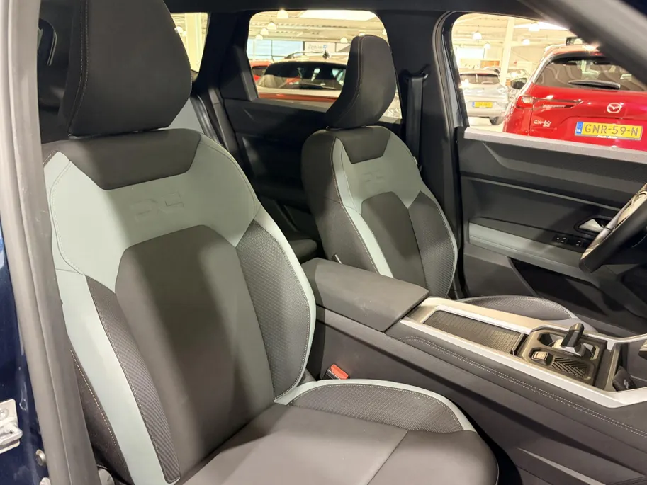 Dacia Bigster 155PK Hybrid Extreme Automaat | 1e eigenaar | 360 Camera | Stoelverwarming | Adaptive Cruise Control | Schuif/Kantel Dak | Climate Control | Apple CarPlay/Android Auto | Digital Cockpit |