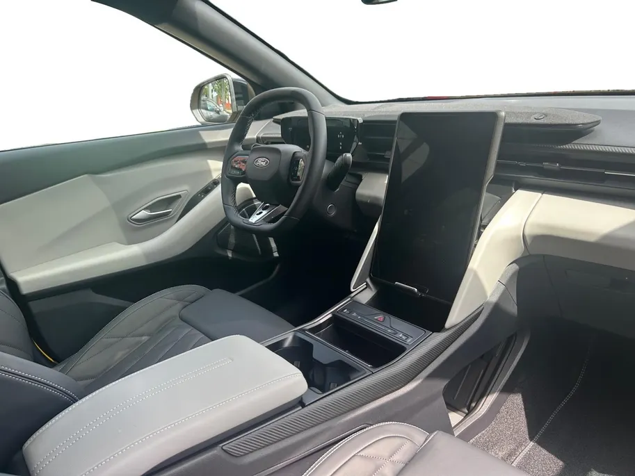 Ford Capri Premium Standard Range RWD 58 kWh | Voorraad | Snel Rijden | 627 KM WLTP | Actiekorting €3500,- | Dodehoek detectie | 20 INCH | Adaptieve Cruise Control |