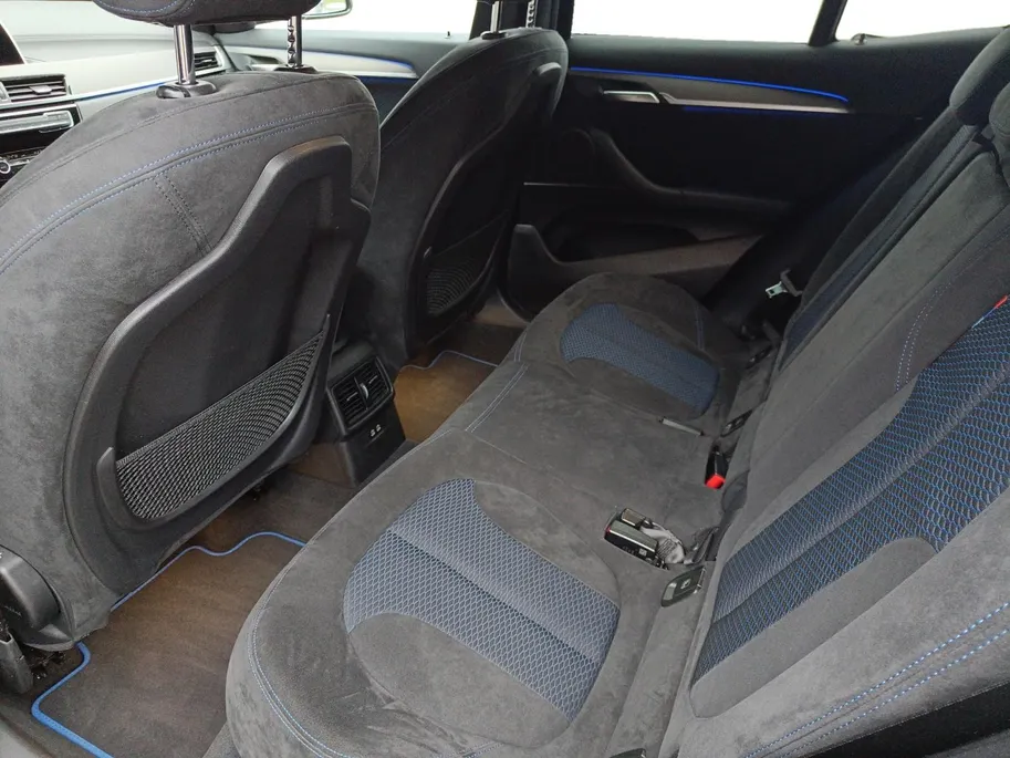 BMW X2 sDrive18i High Executive | Parkeercamera | Elektrische achterklep | M-pakket |