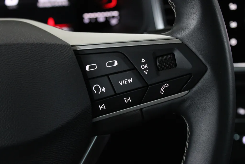 SEAT Ateca 1.5 TSI Style Business Intense / NAVIGATIE / CAMERA / APPLE CARPLAY / ANDROID AUTO / FULL LED /