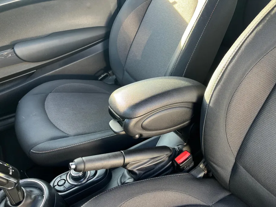 MINI Cooper Cabrio 1.5 Salt Sportieve frisse cabrio, genieten met open dak!