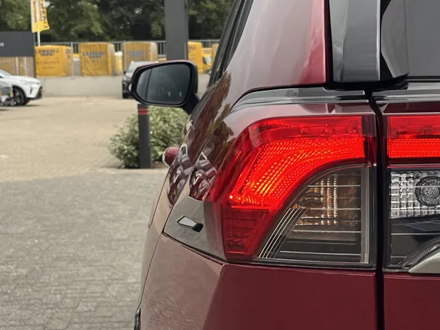 Suzuki Across 2.5 Plug-in Style | Blindspot | All Seasons