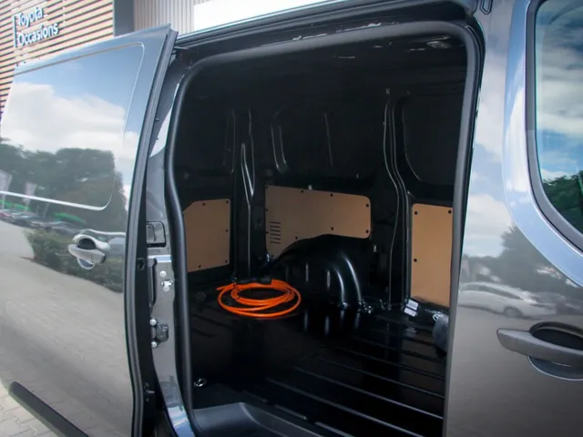 Toyota ProAce Electric Worker 75kWh Challenger | Metallic lak