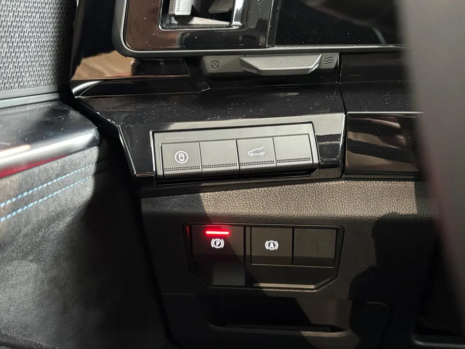 Renault Espace E-Tech full hybrid 200 esprit Alpine 7p. | Nu uit voorraad leverbaar met € 8.200,- Zeeuw & Zeeuw voorraadkorting en 5 jaar Gratis fabrieksgarantie !