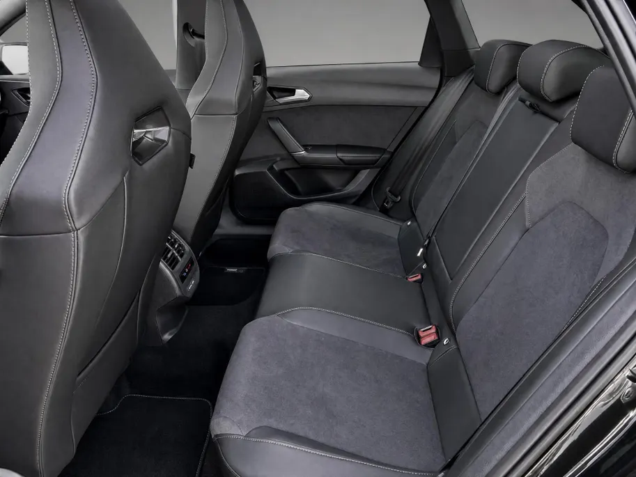 CUPRA Leon 1.5 TSI e-Hybrid VZ Performance 272PK Intelligent Drive l Panoramadak l Sennheizer Audiol HERWAARDERING € 4.000,-