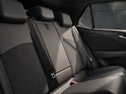 Volkswagen ID.3 Neo Style 84 kWh accu 231 PK · Zijruiten achter en achterruit getint · Steunhaak voor fietsendrager, afneembaar ·