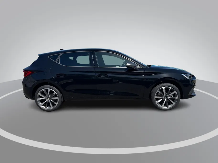 SEAT Leon FR Business 1.5 TSI eHybrid 150 kW / 204 PK Hb | Safe & Driving Pack | Metallic Lak | 18'' Lichtmetalen Velgen | Herwaardering!!