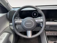 Hyundai Kona 1.6 GDI HEV Premium Sky | Lederen Bekleding| Stoelverwarming v+a| Schuif-kanteldak| Elekrtrisch verstelbare stoelen met geheugen| Dode hoeksensor| MOOIE AUTO