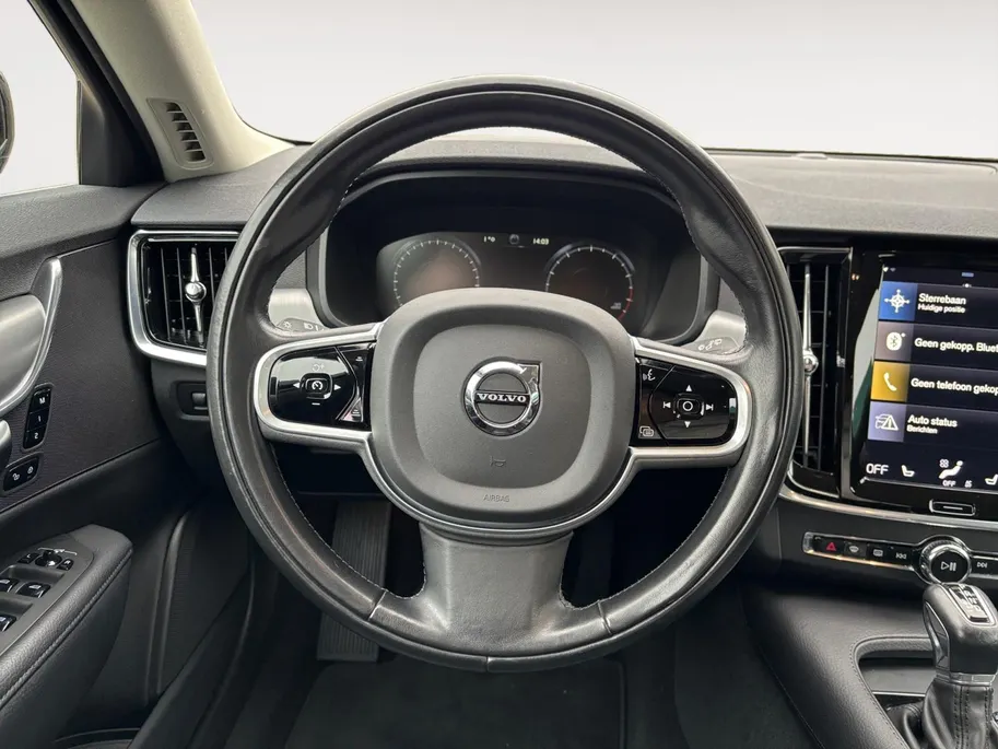 Volvo V90 2.0 T4 Momentum | LEDER | CAMERA | TREKHAAK | DEALER-ONDERHOUDEN | NL-AUTO |