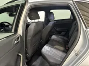 Volkswagen Taigo 115PK TSI R-Line Edition Automaat | Digital Cockpit | Camera | Adaptive Cruise Control | Apple CarPlay/Android Auto | 18' Lichtmetalen Velgen | Climate Control | Armsteun | Parkeersensoren |